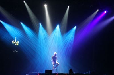 Focus the value on the artist, not the industry around him