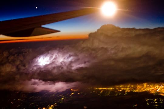 thunderstorm-airplane