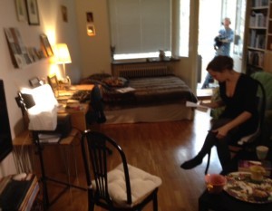 Fotografen stod ute på balkongen och filmade.