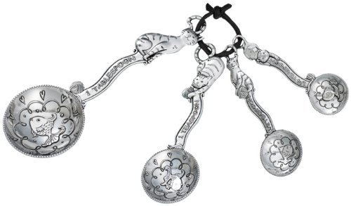 cat-measuring-spoons