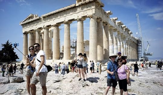 tourists-greece