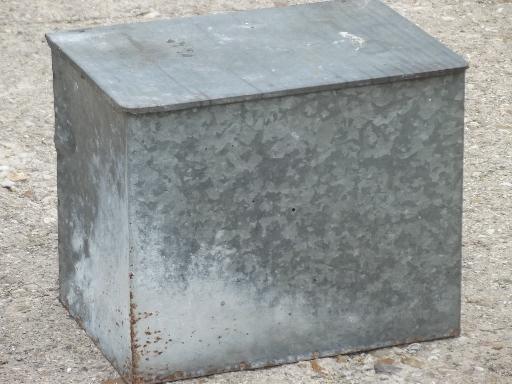 old-zinc-galvanized-metal-milk-box-vintage-porch-box-for-milk-bottles-Laurel-Leaf-Farm-item-no-u720168-1