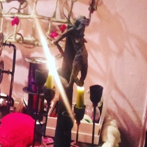 Lerskulptur form och fantasi
