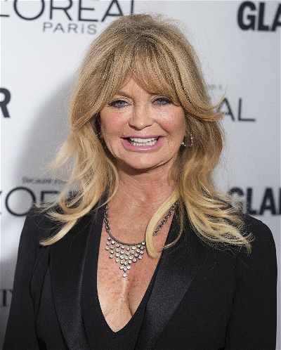 Goldie Hawn Drips Sex Appeal At 69, Giving Daughter Kate Hudson