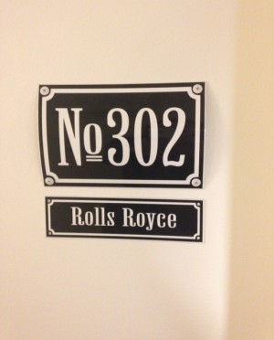 Alla rum hade bilnamn. Somliga bodde i Saab, andra (jag) i Rolls Royce :)