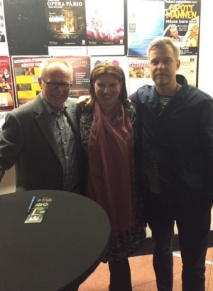 Här med Håkan Larsson, vinkännare och fenomenal konferencier. Christopher O´Regan var sjuk och Håkan hoppade in - med den äran. Joakim Zander är succédeckarförfattare.