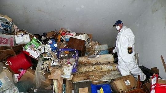  photo inside-the-hoarders-house-5.jpg