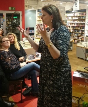 Jag pratar om mina böcker och mitt författarskap