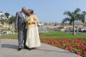 couple-858694_1920