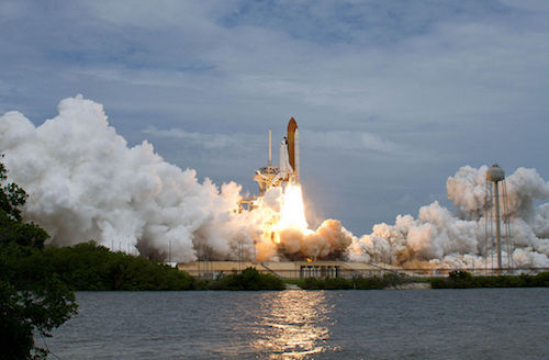 1024px-STS-135_begins_takeoff.jpg