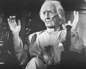 Victor Jory in Voyage to the Bottom of the Sea: Fires of Death