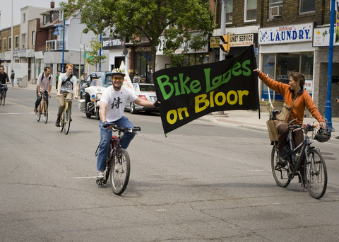 Photo: Biking and walking in the city 
