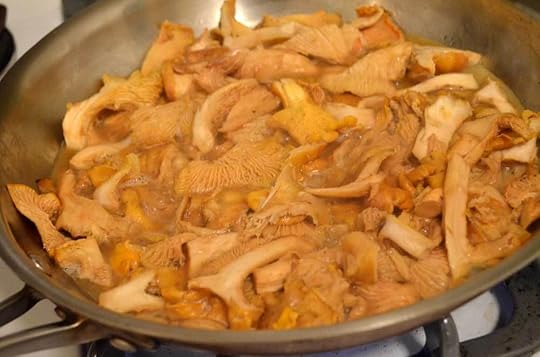 chantrelles-cooking