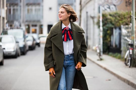 man-repeller-claire-diy-gucci-bow-striped-pussy-bow-#4