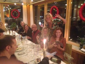 Jösses vad det fotades. Kolla gärna instagram också.