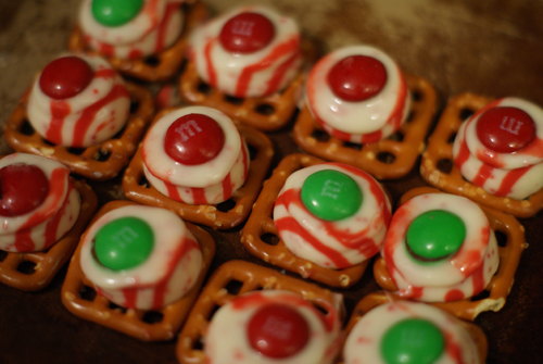 peppermint chocolate pretzel treats