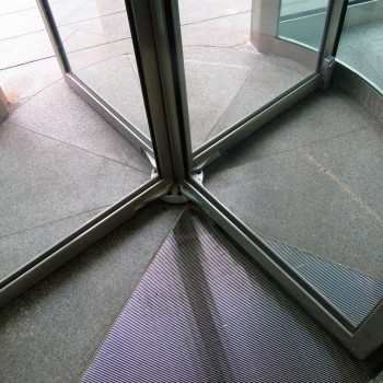 revolvingdoor