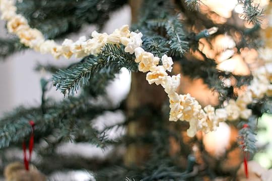 popcorn garland: