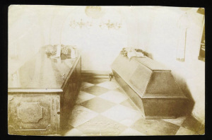 Early 1900s snapshot of coffin and casket, Bat Country Books, LLC flickr
