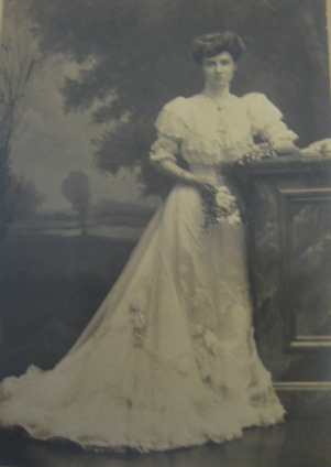 Mimi wedding cropped