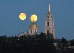 two-moons-hoax-cp-300x214
