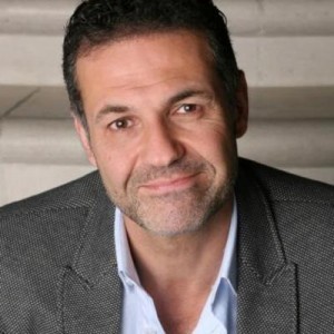 Khaled_Hosseini__c__2013_by_Elena_Seibert