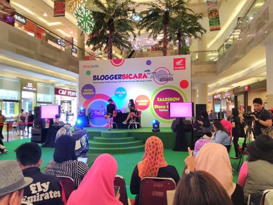 Talkshow Blogger Bicara with Scoopy eSP dengan pembicara Mbak Diana Rikasari