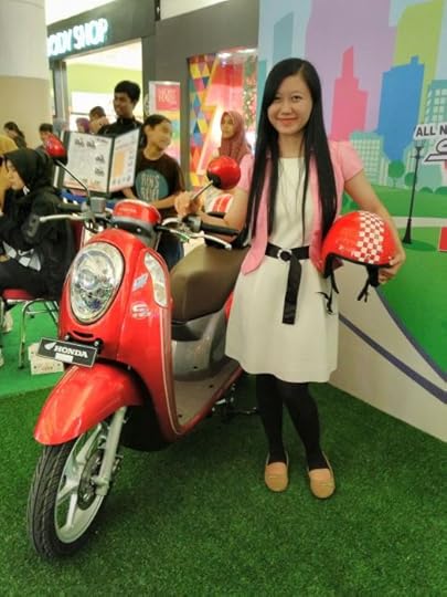 Udah pantes ya jadi pengendara Scoopy eSP :D
