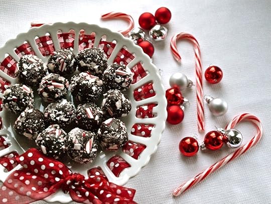 No Bake Chocolate Peppermint Balls from happyhealthymama.com
