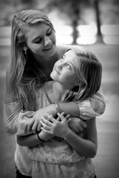 sisters-381986_960_720