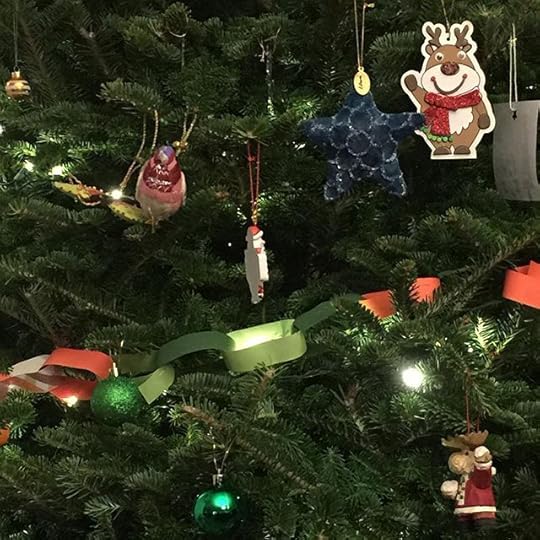 The tree is up and it's the perfect object for days when I've forgotten to take a photo. #365days #ig2015 #dailyphoto #christmastree