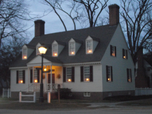 One of the Colonial Williamsburg houses made festive in an 18th century way