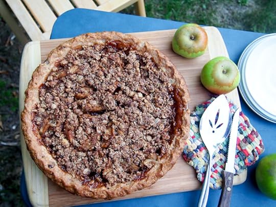 Ginger-Apple Crumble Pie from vermilionroots.com