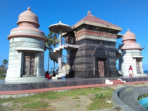 Poompuhar-Monument-near-beach