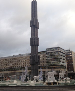 Sergels pinne och massa ljus-djur. Herregud vad jag älskar den här stan.