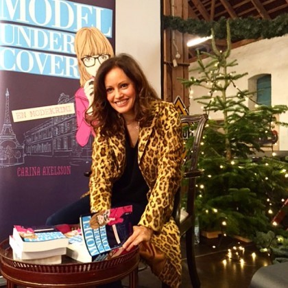 Signing books at the Egeskov Christmas Fair.