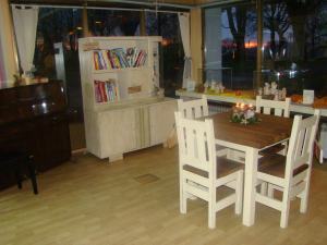 1465828_698383626838676_1568610228_o