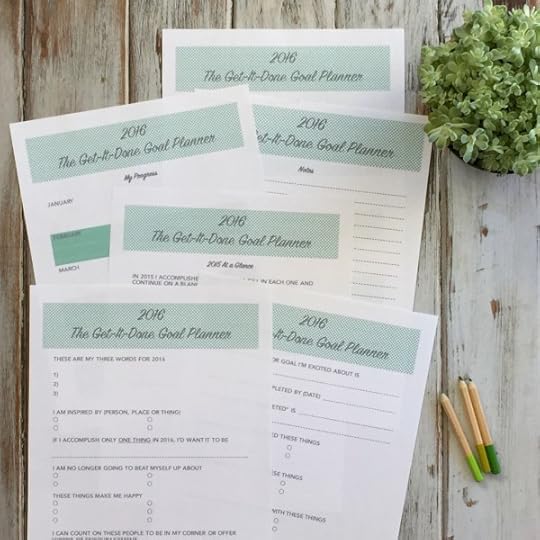 Free 2016 Goal Worksheets and Planners ♥ http://www.dariengee.com
