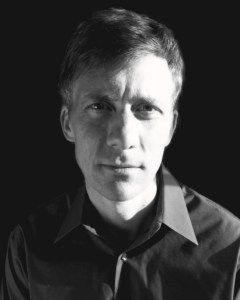 MediaKit_AuthorPhoto_ABeginnersGuideToInvadingEarth