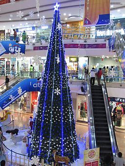 Giant-christmas-tree-at-sky-walk-mall-chennai