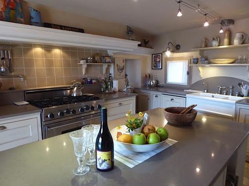 Mas-de-perdrix-kitchen