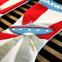 retro_space_age_stockings_flyingsaucer