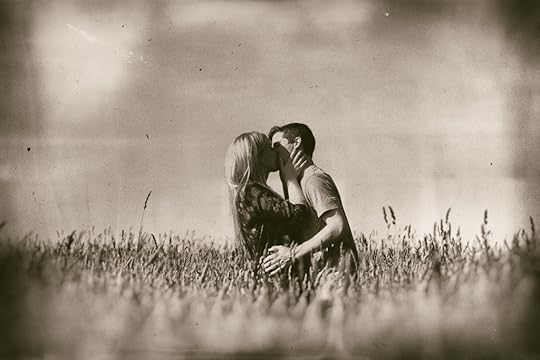  photo couple in the grass_zpszmqdztki.jpg