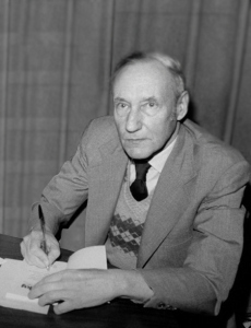William_S._Burroughs_at_the_Gotham_Book_Mart