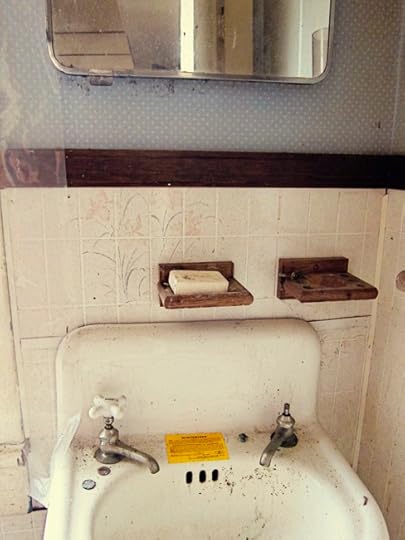 sunroom house bathroom web