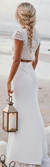 woman with braided hair: 