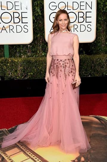 2016-leslie-mann-golden-globes