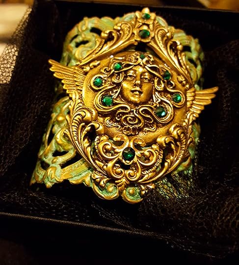Medusa arm cuff in box
