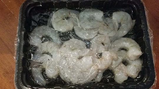 When checked for freshness, there was hardly any smell and their color looks great. A note attached to one of the white boxes told us we should make the shrimp meal first, and I agree. I was glad they mentioned it, because it's hard for me to keep track of when certain foods are past their prime, and it would be a shame if this went bad.