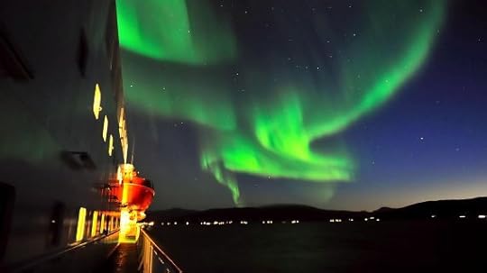 hurtigruten-northern-lights-tromso